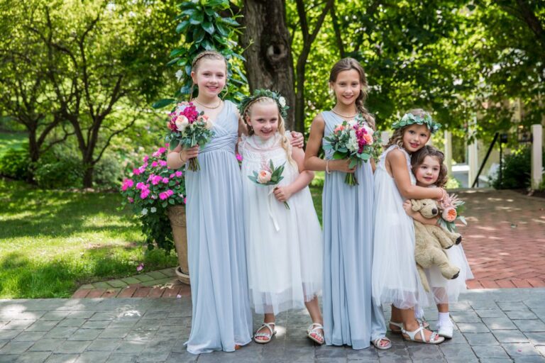 How Do You Entertain Children At A Wedding (Ideas For Kids)